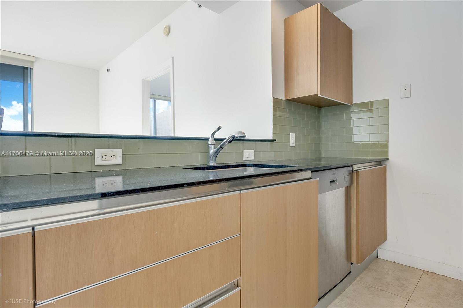 1060 Brickell Ave # 2805