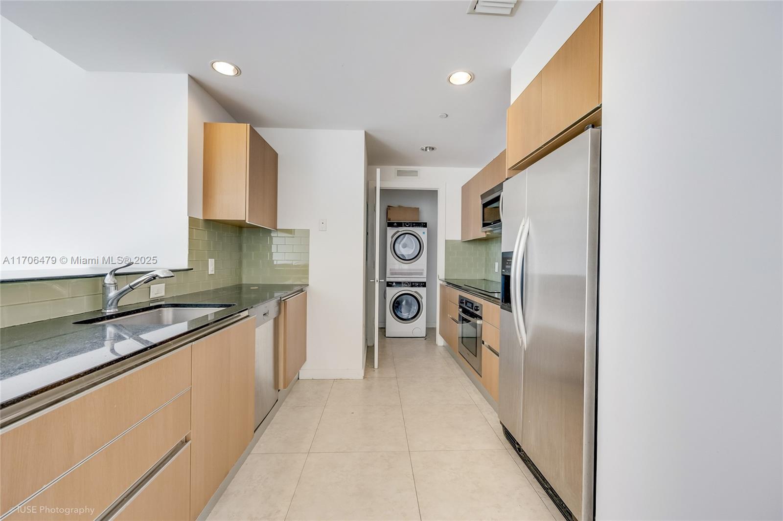 1060 Brickell Ave # 2805
