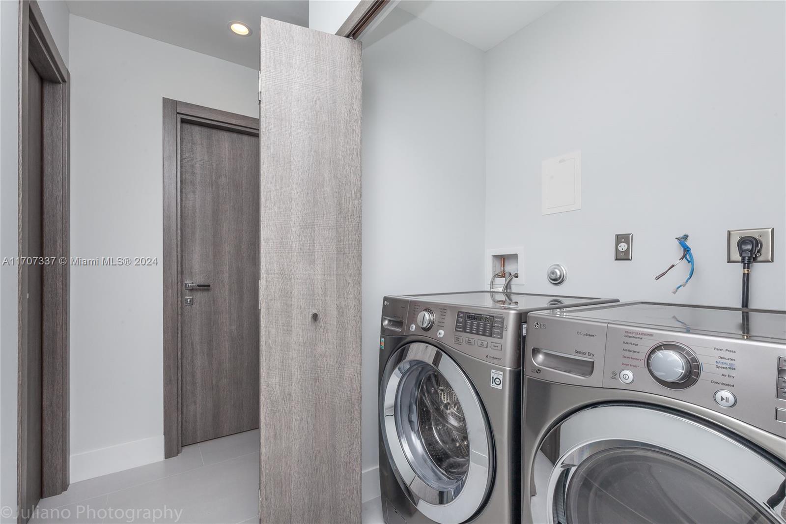 2706 NE 32nd Ave # 1