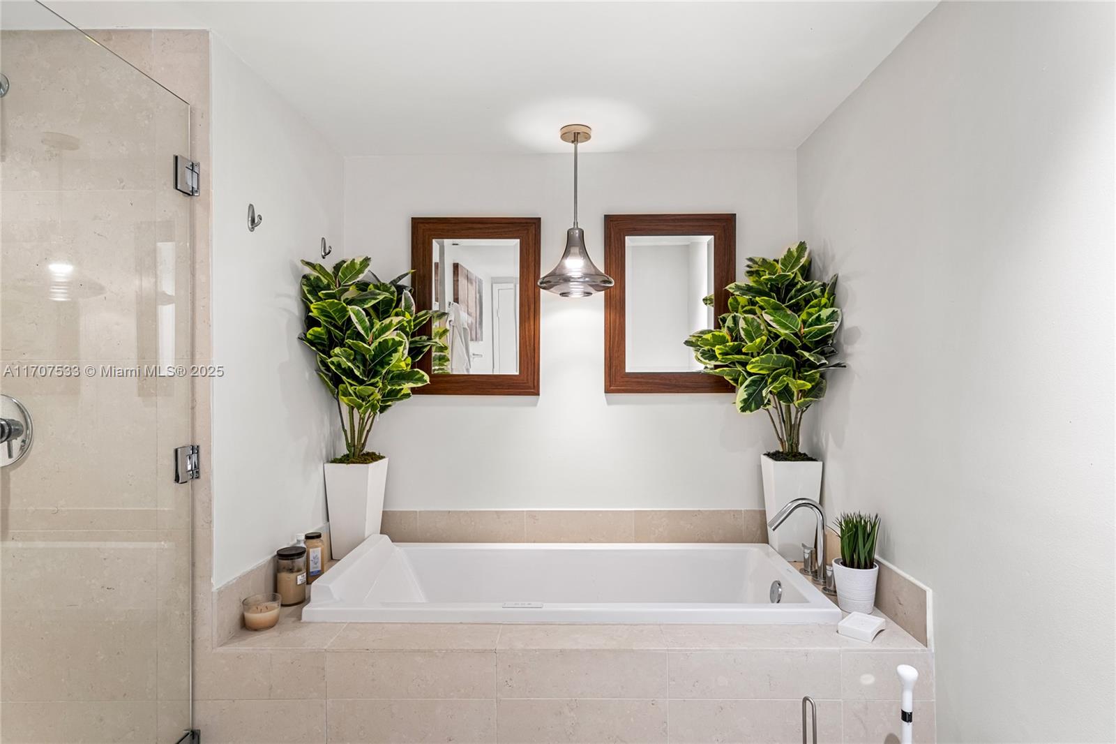 495 Brickell Ave # 1702