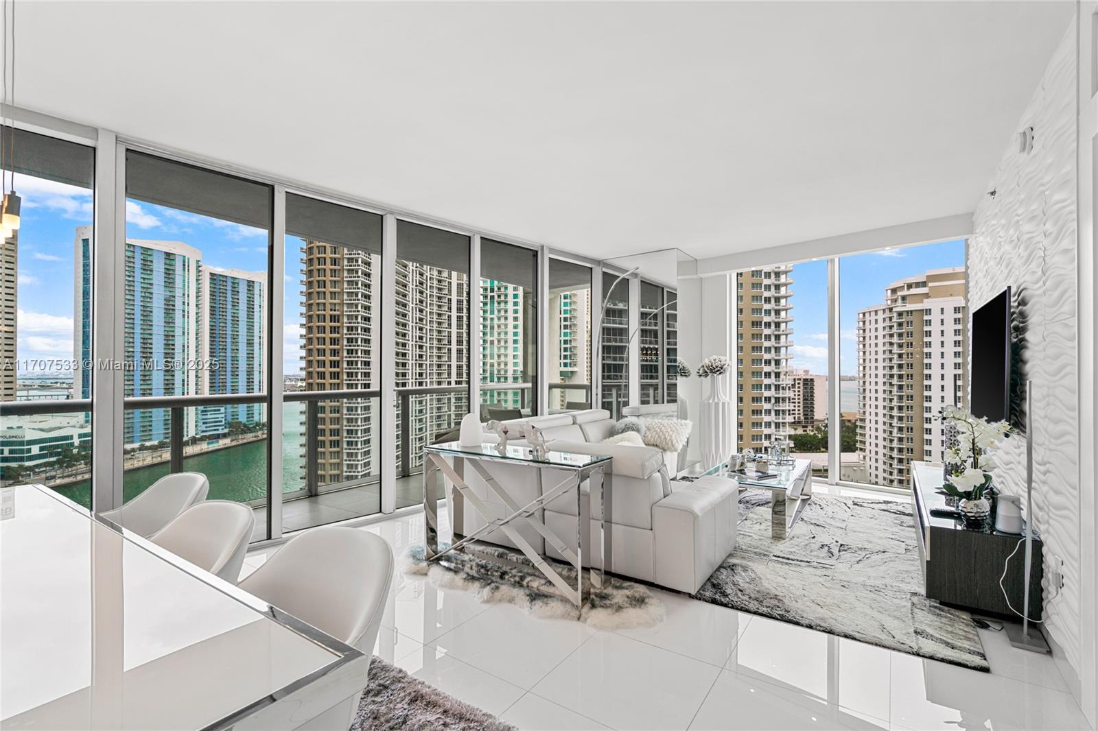 495 Brickell Ave # 1702