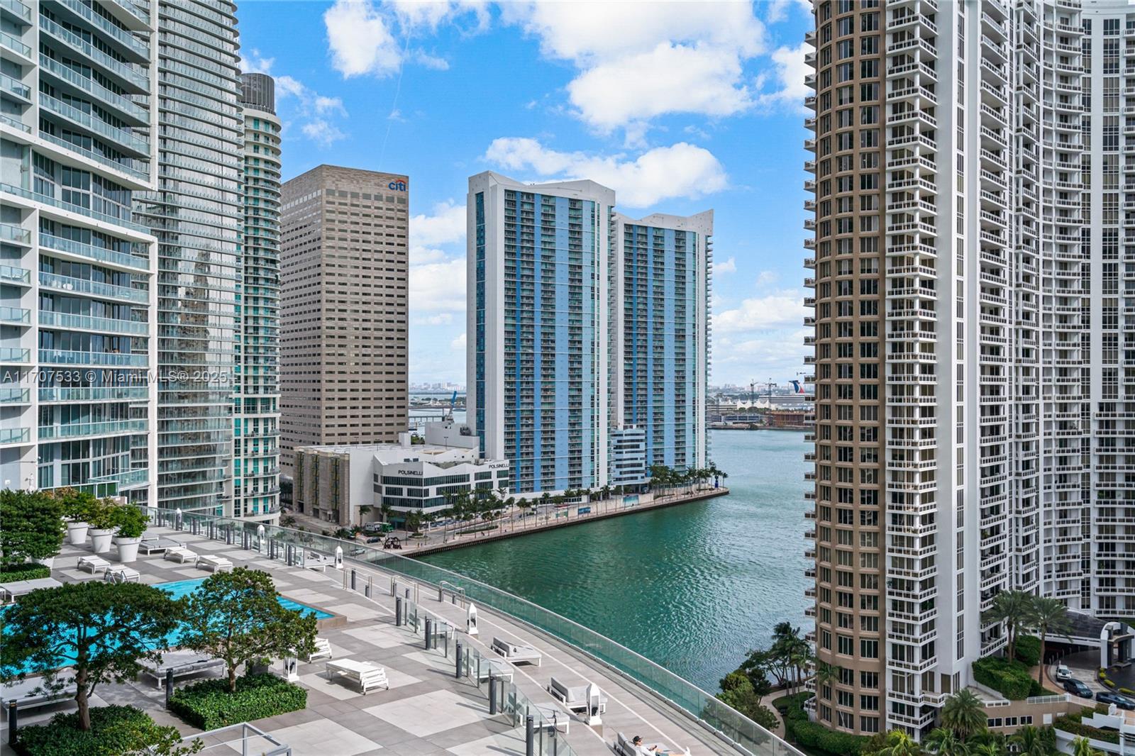 495 Brickell Ave # 1702