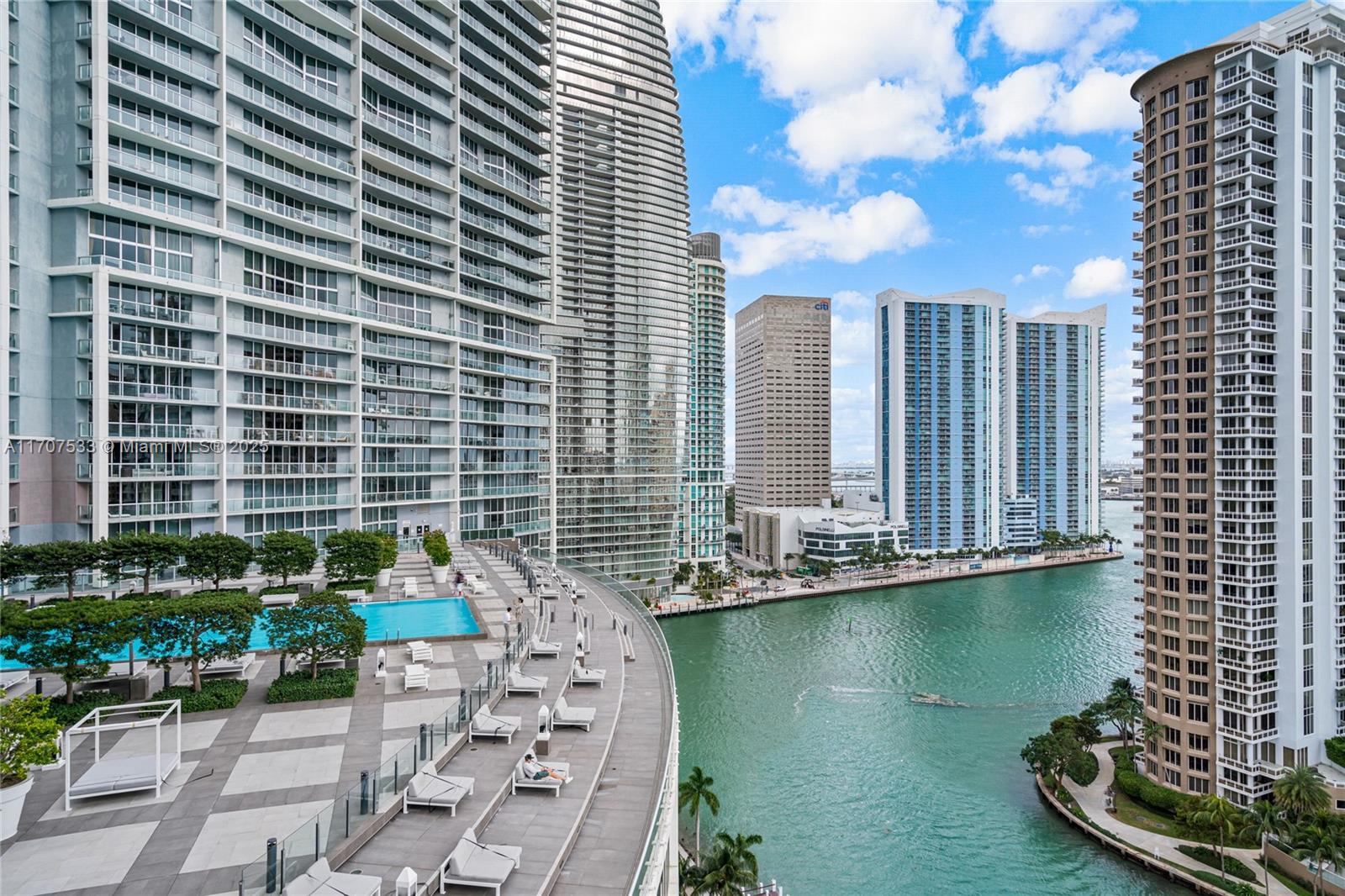 495 Brickell Ave # 1702