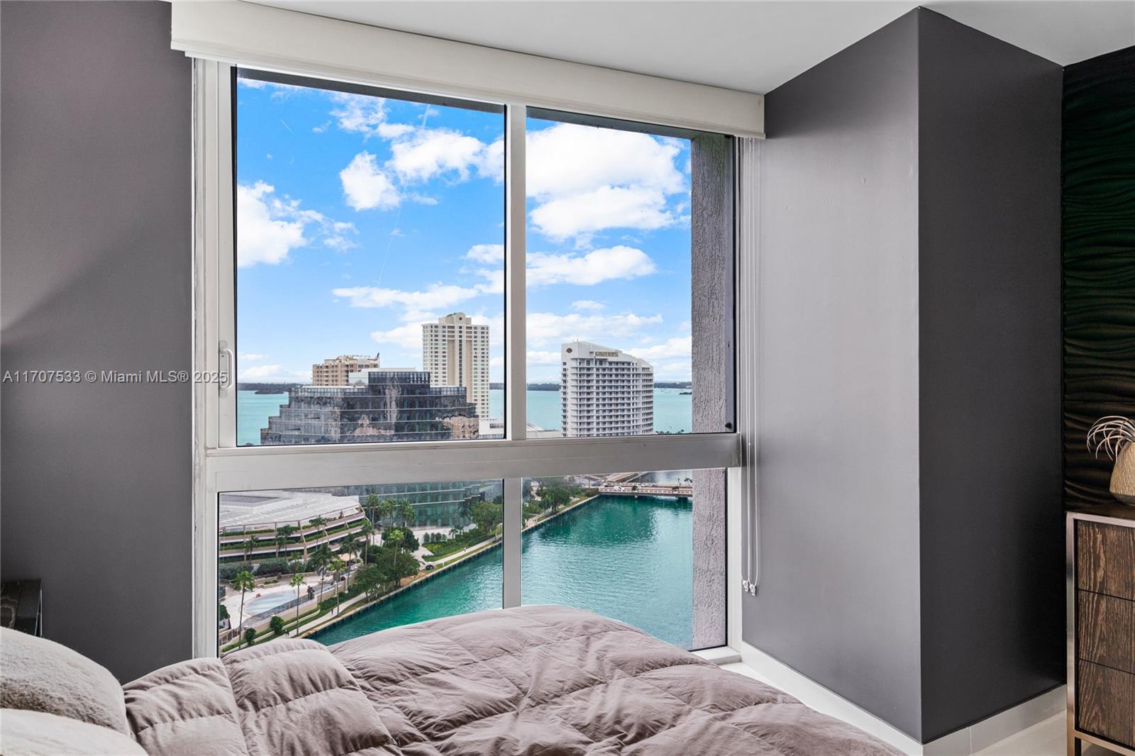 495 Brickell Ave # 1702