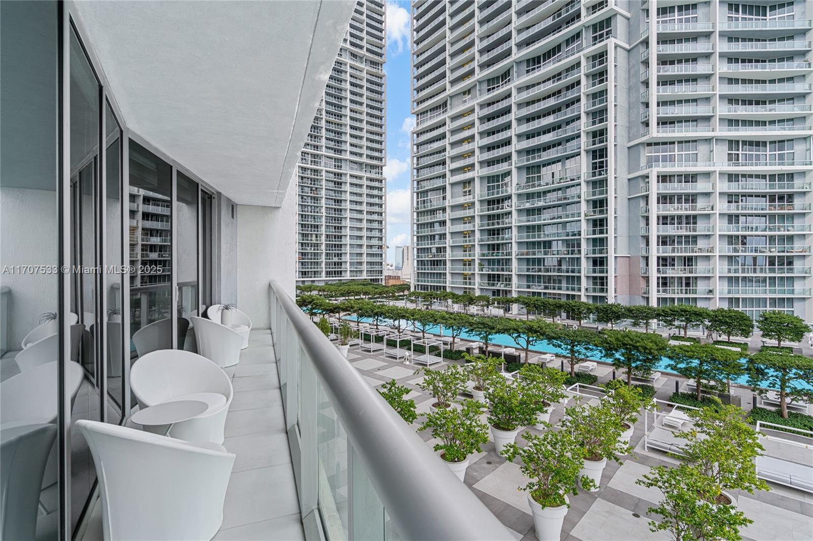 495 Brickell Ave # 1702