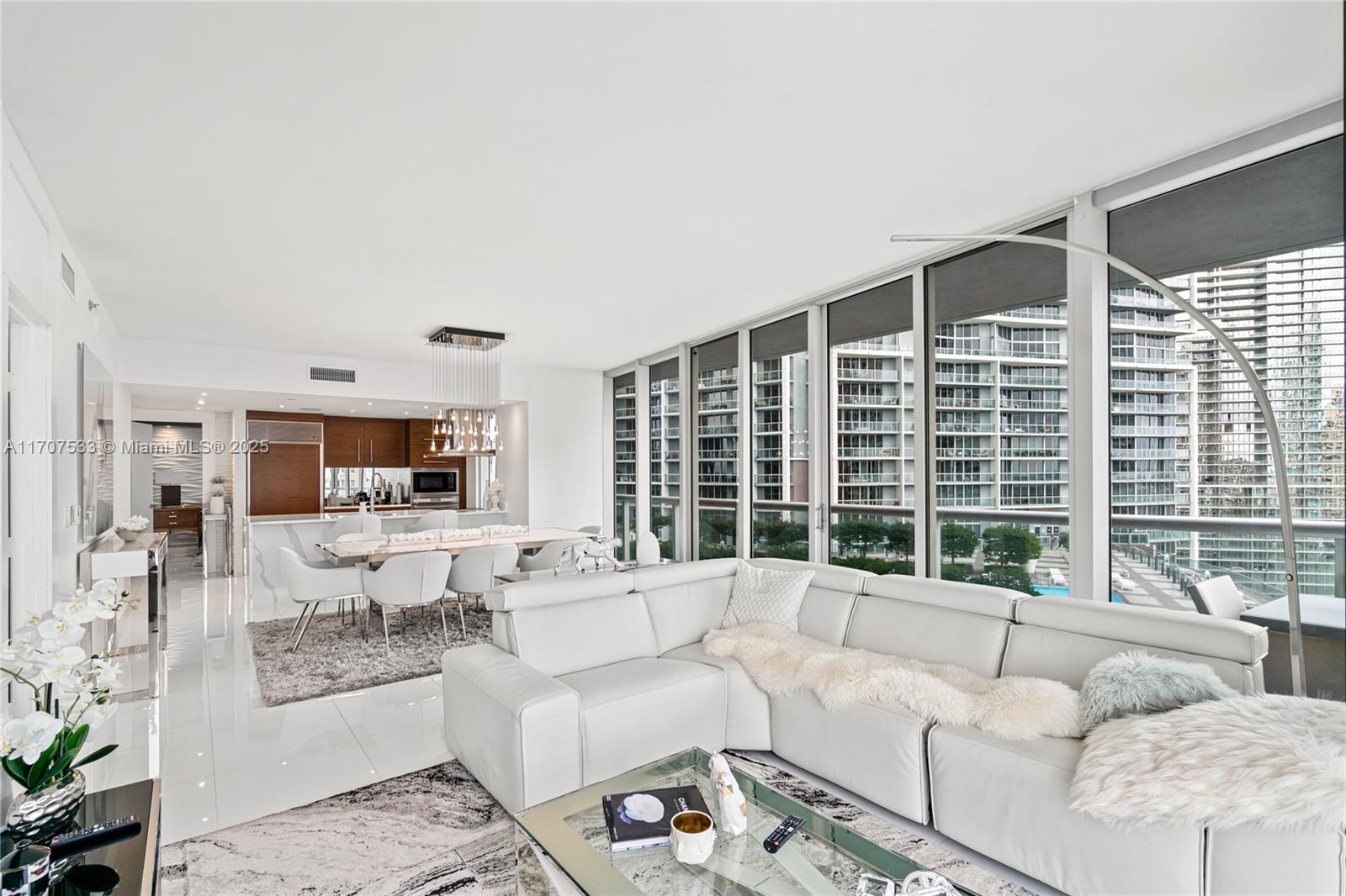 495 Brickell Ave # 1702