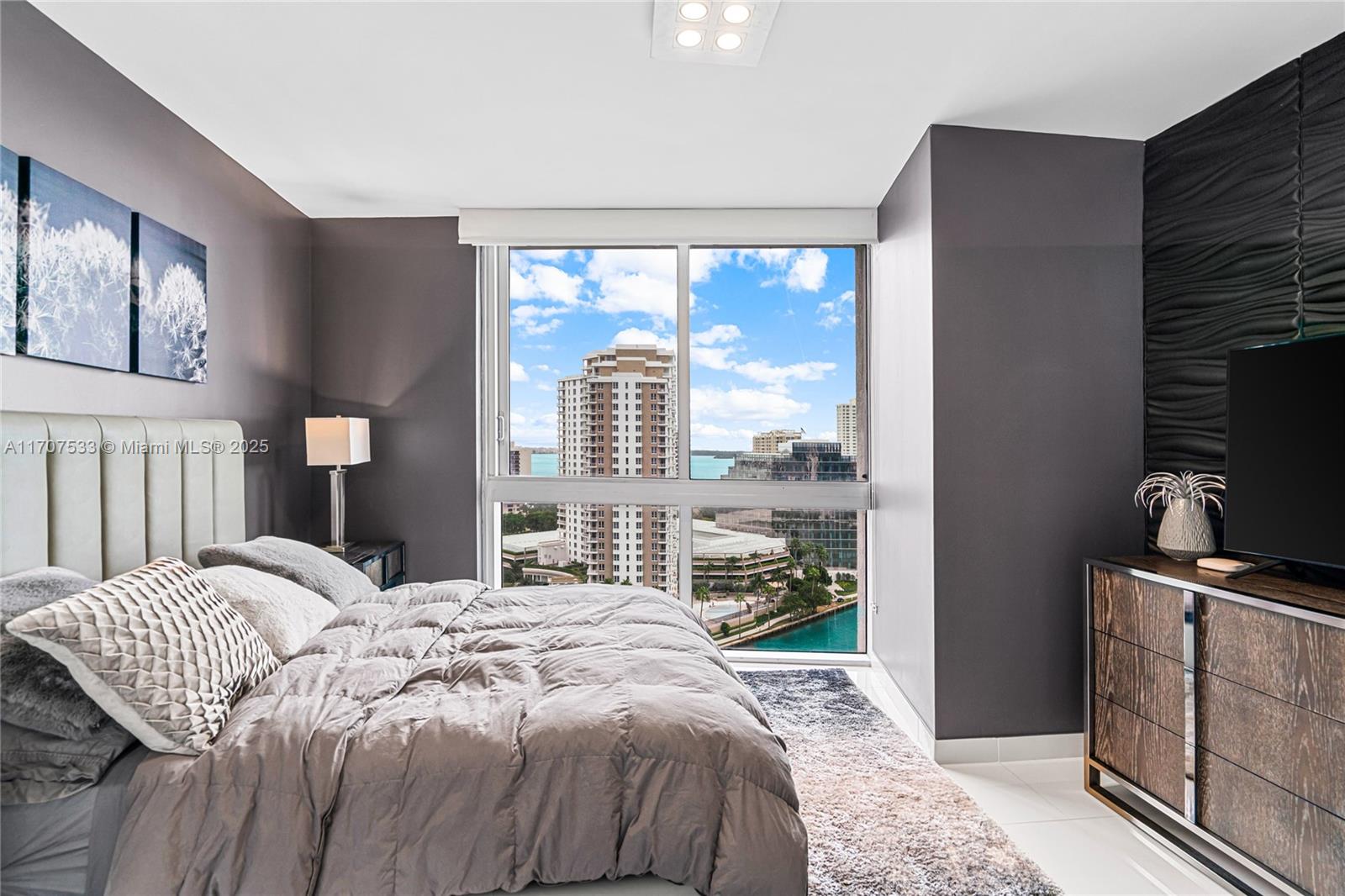 495 Brickell Ave # 1702