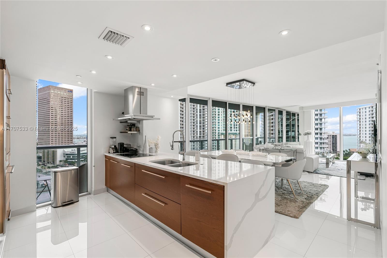 495 Brickell Ave # 1702