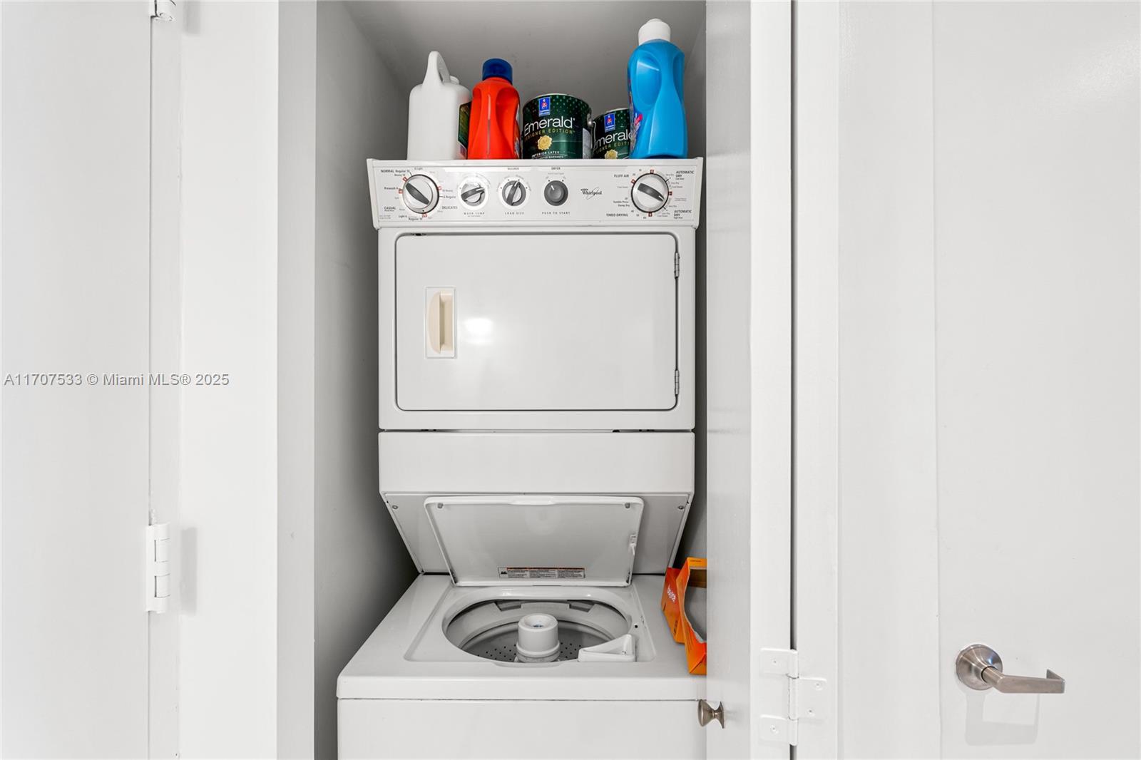 495 Brickell Ave # 1702