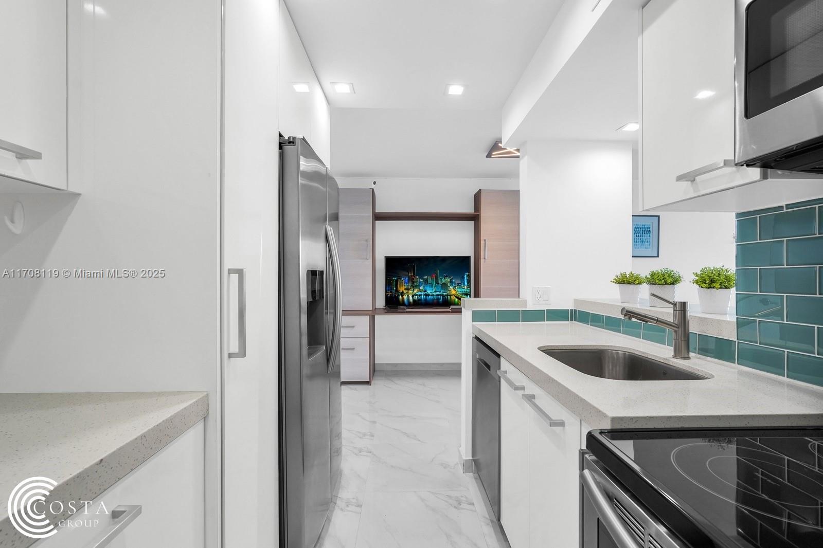 1000 West Ave # 717