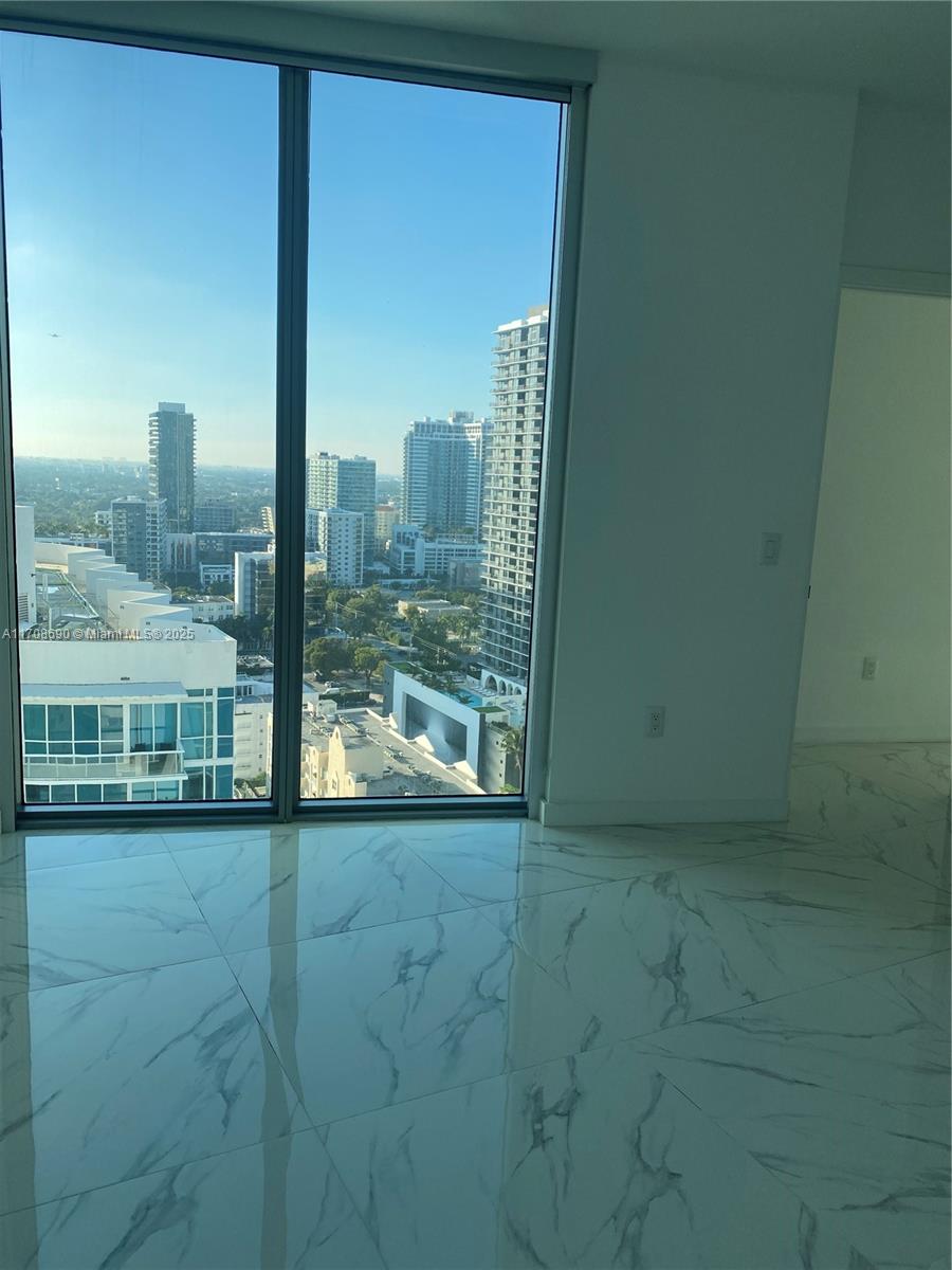 2900 NE 7th Ave # 2401