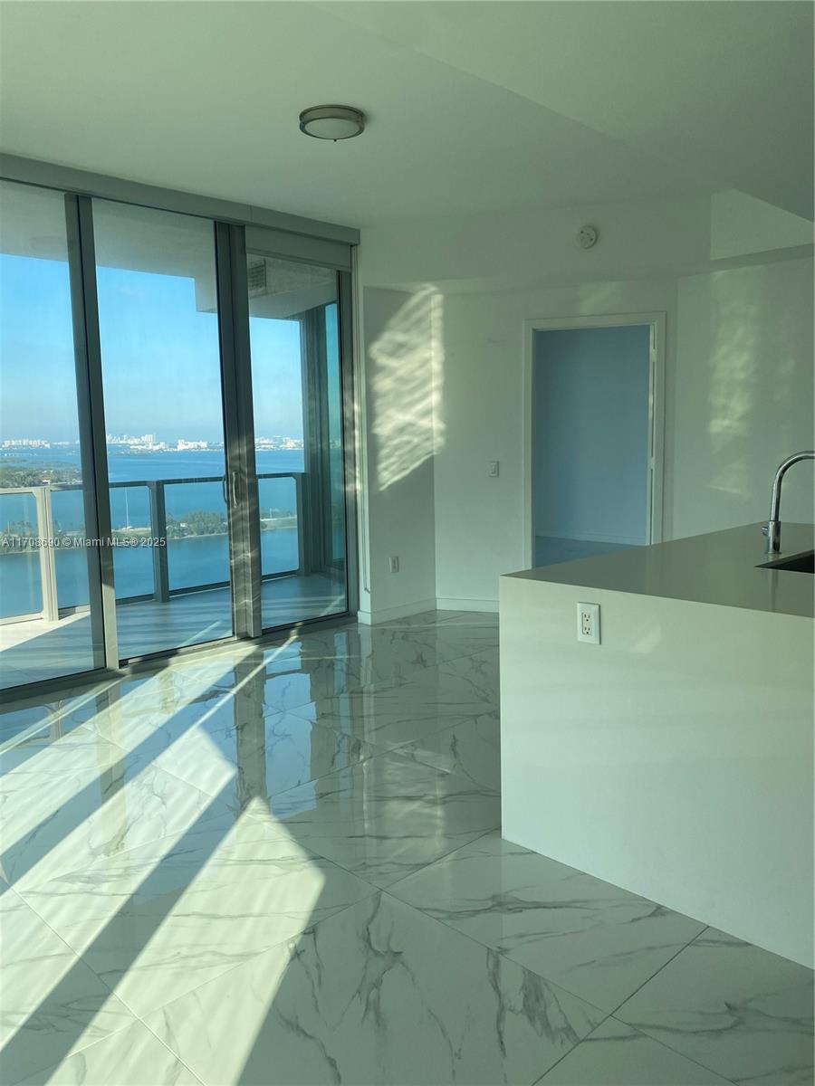 2900 NE 7th Ave # 2401