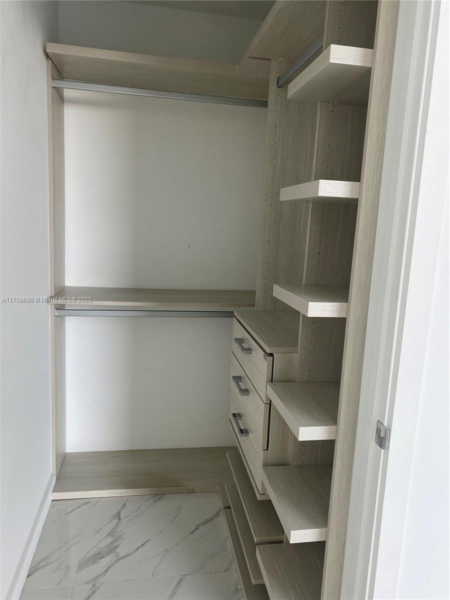 2900 NE 7th Ave # 2401