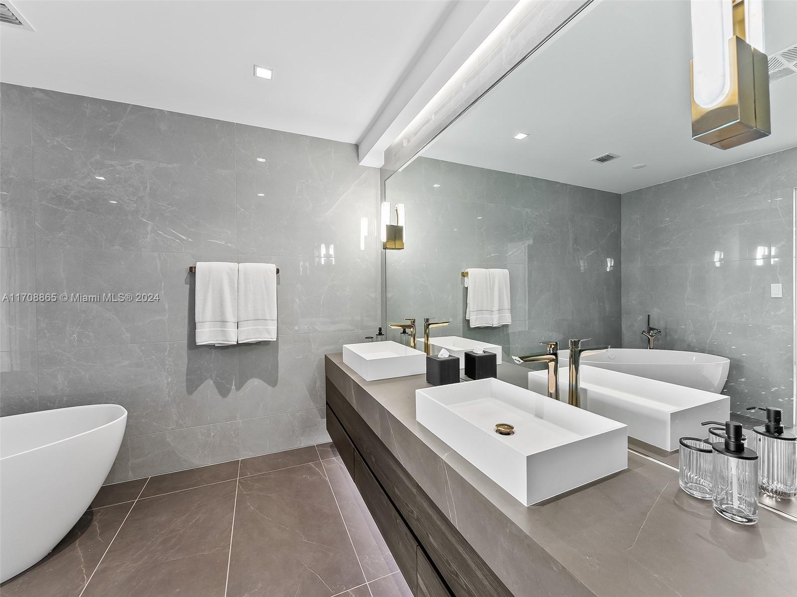 1116 N Ocean Blvd Unit: LPH05