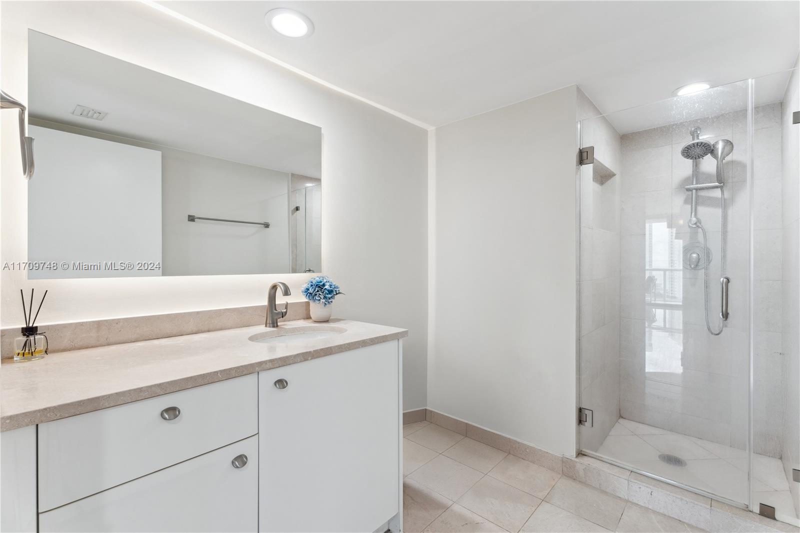16500 Collins Ave # 1752