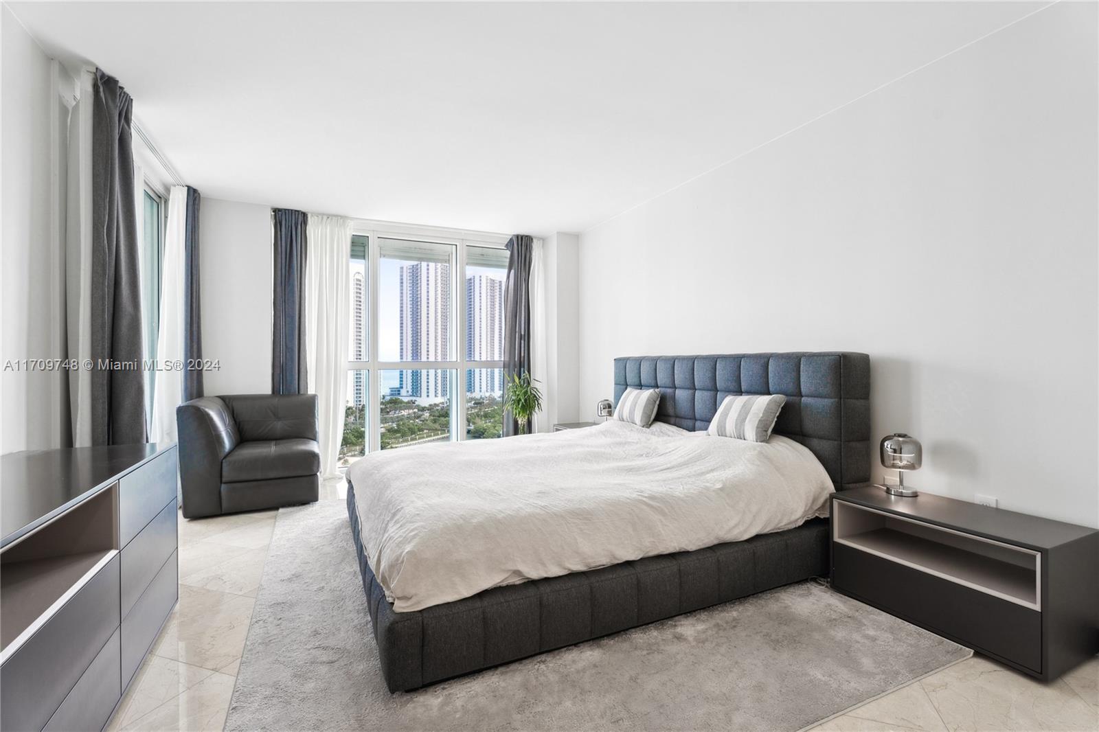 16500 Collins Ave # 1752
