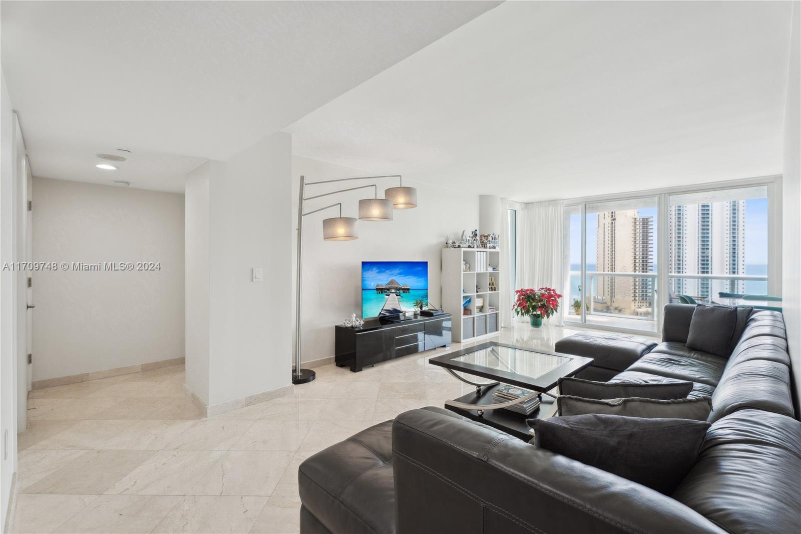16500 Collins Ave # 1752