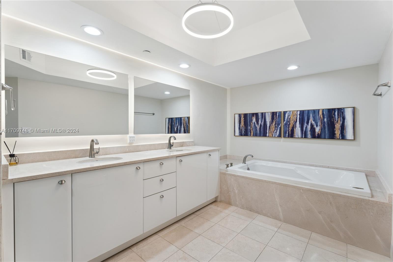 16500 Collins Ave # 1752