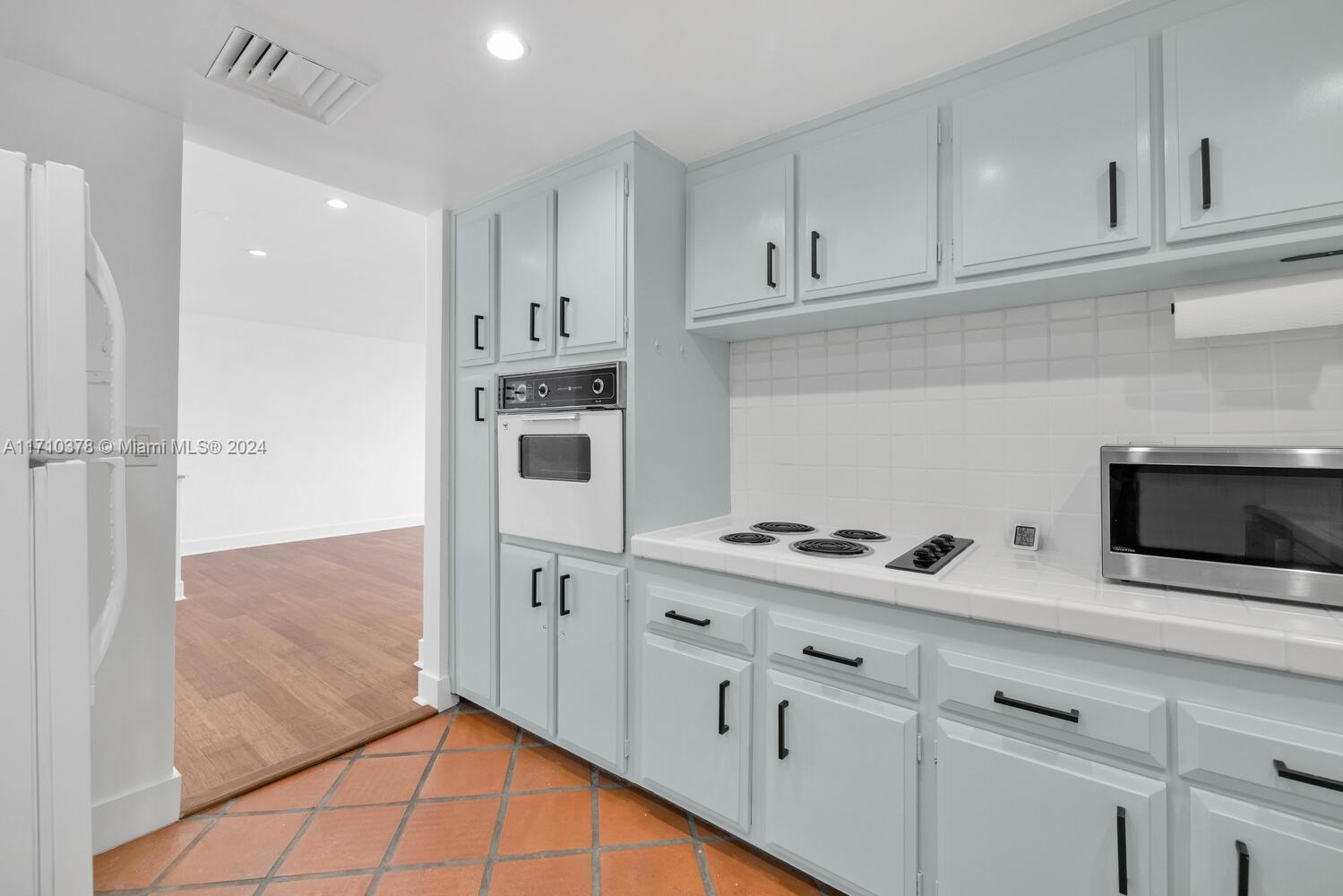 2451 Brickell Ave # 11N
