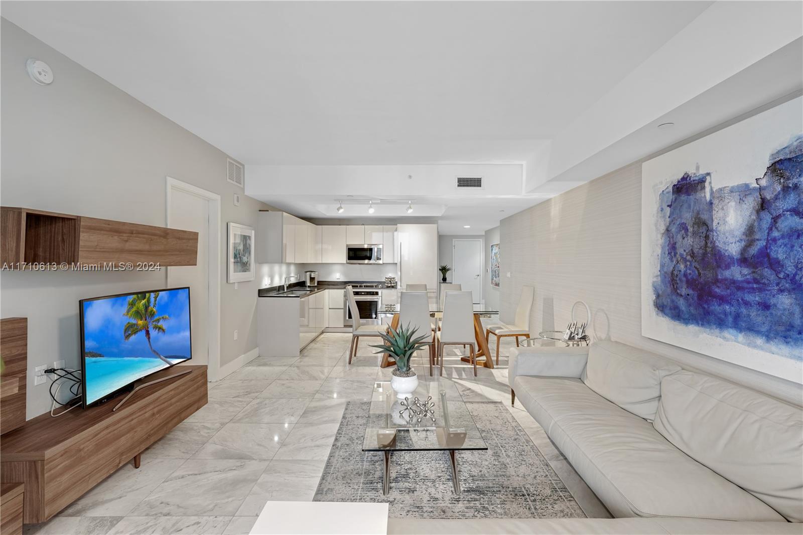 1010 Brickell Ave # 3911