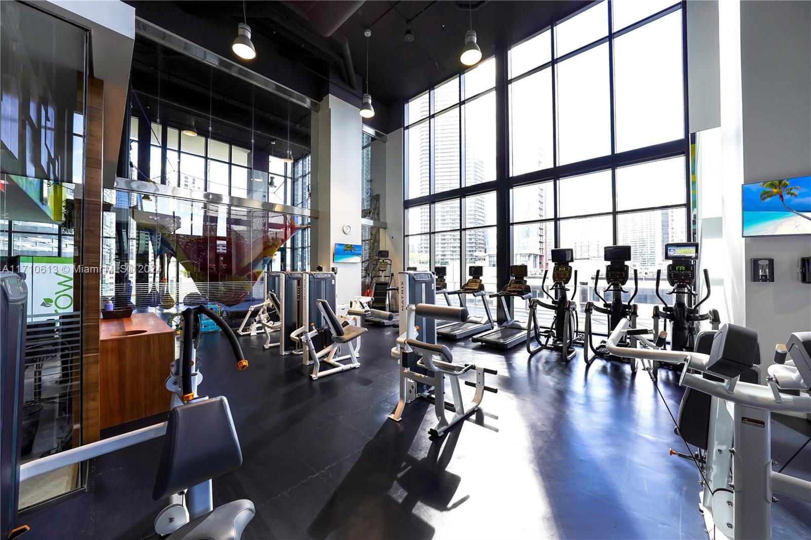 1010 Brickell Ave # 3911