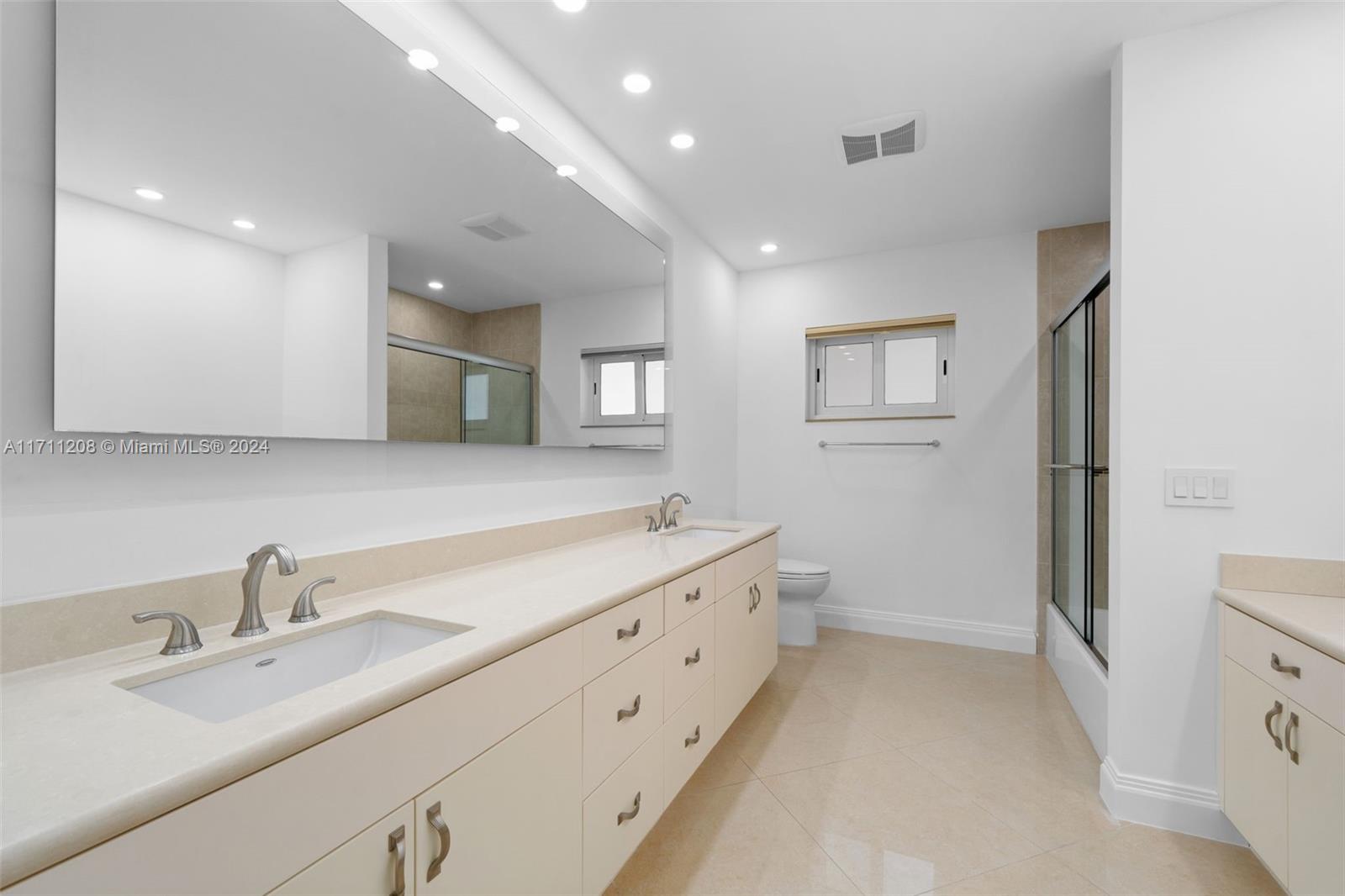 1144 Adams St Unit: .