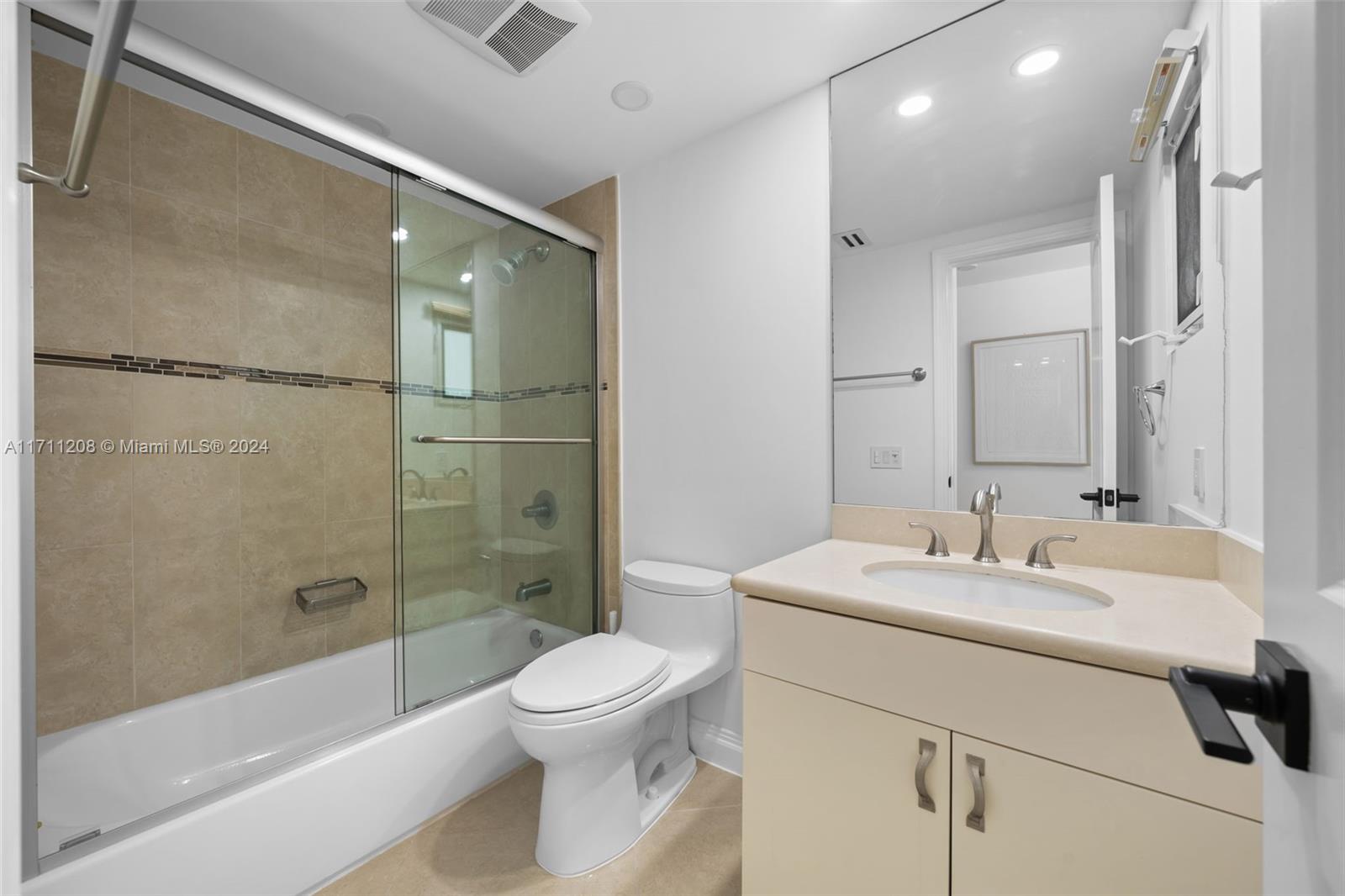 1144 Adams St Unit: .