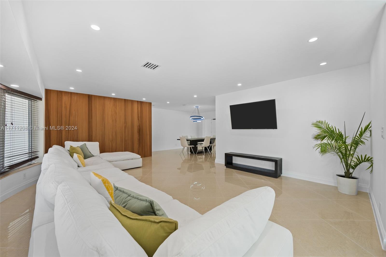 1144 Adams St Unit: .
