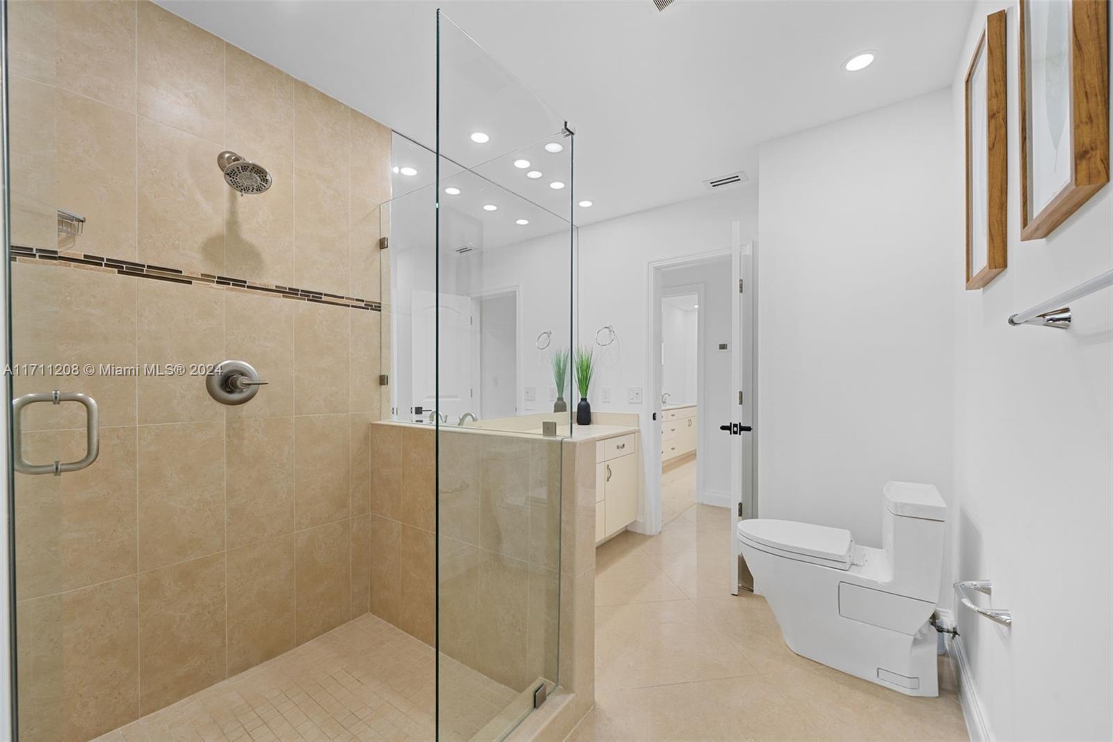 1144 Adams St Unit: .