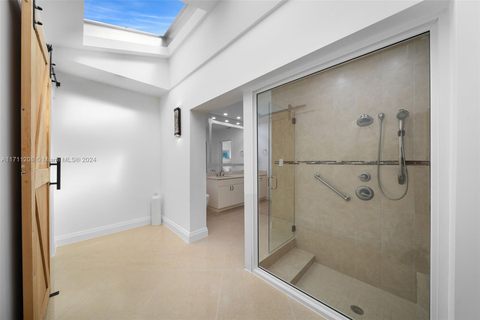 1144 Adams St Unit: .