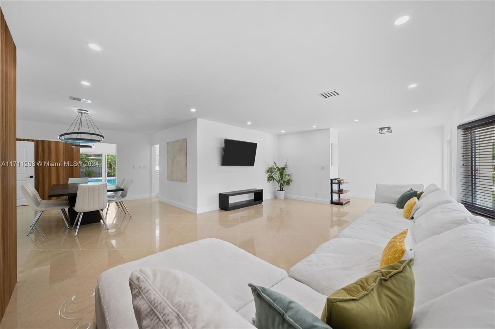 1144 Adams St Unit: .