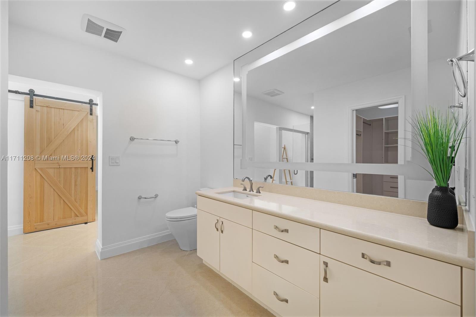 1144 Adams St Unit: .