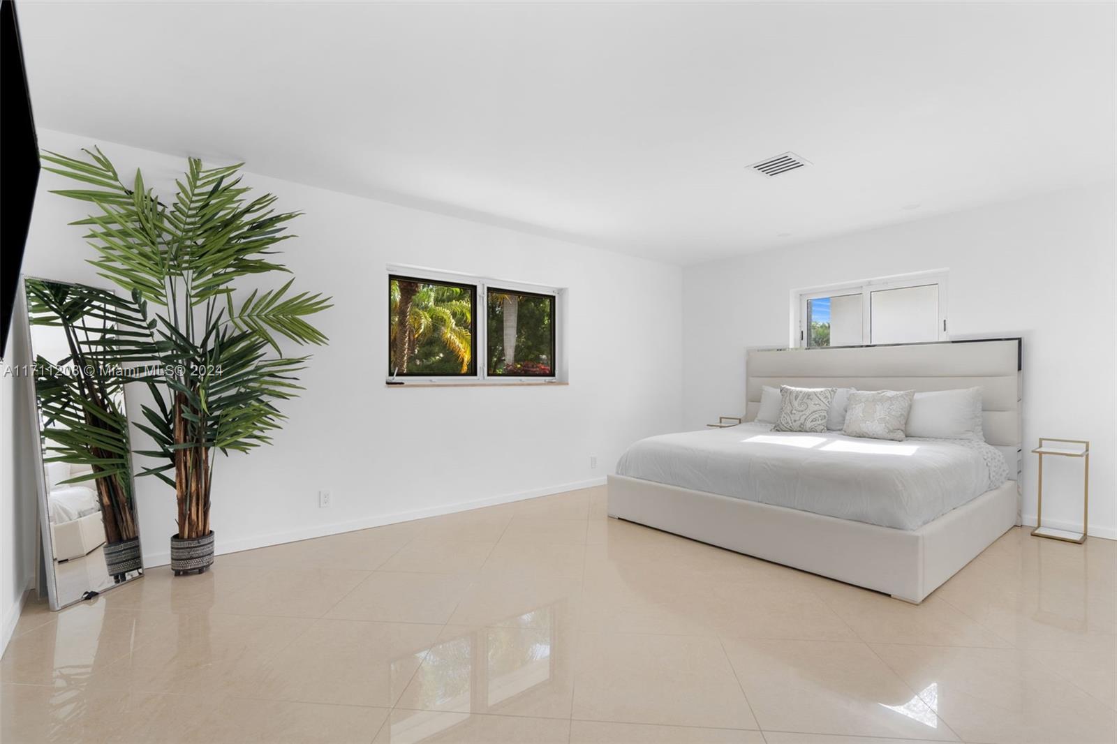 1144 Adams St Unit: .