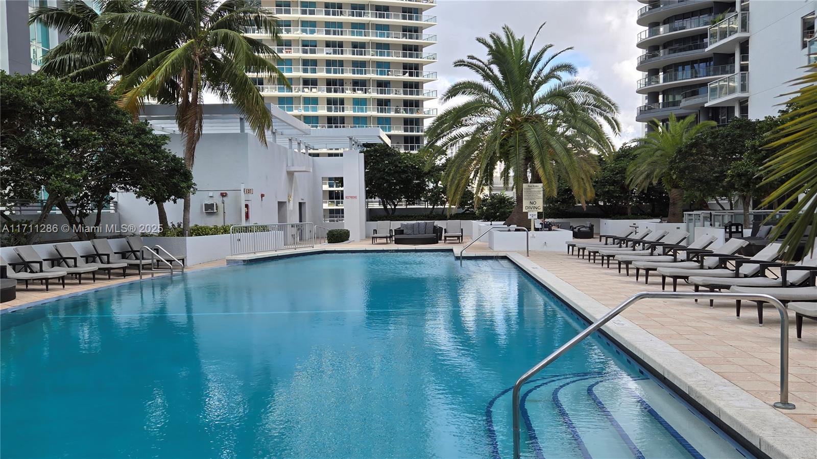 1060 Brickell Ave # 1803