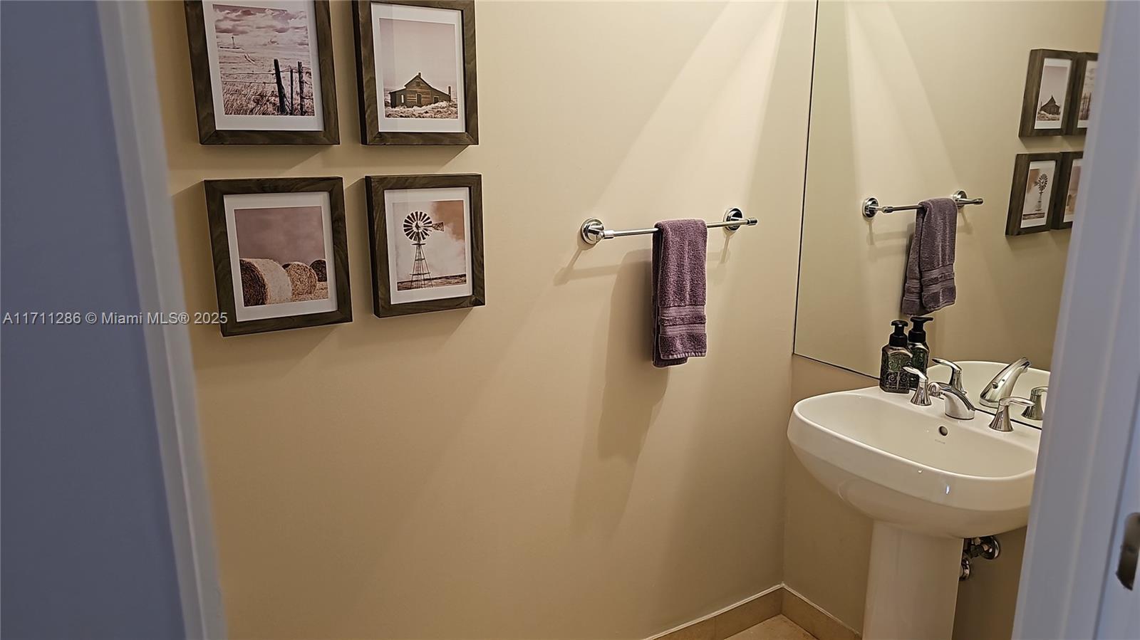 1060 Brickell Ave # 1803