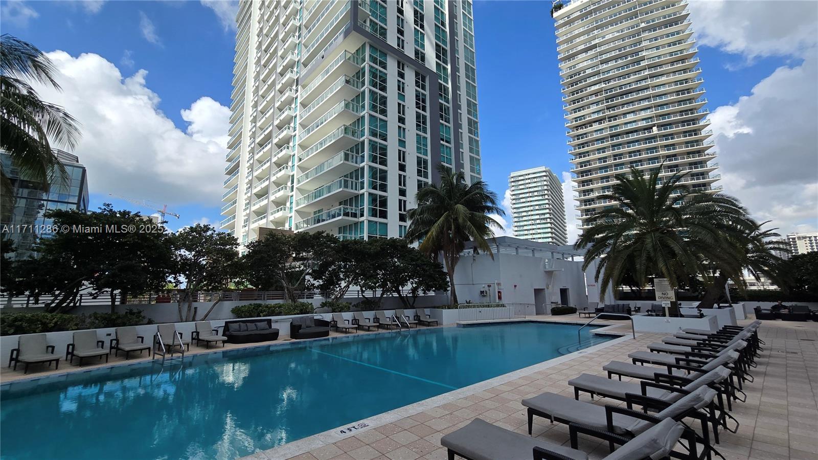 1060 Brickell Ave # 1803