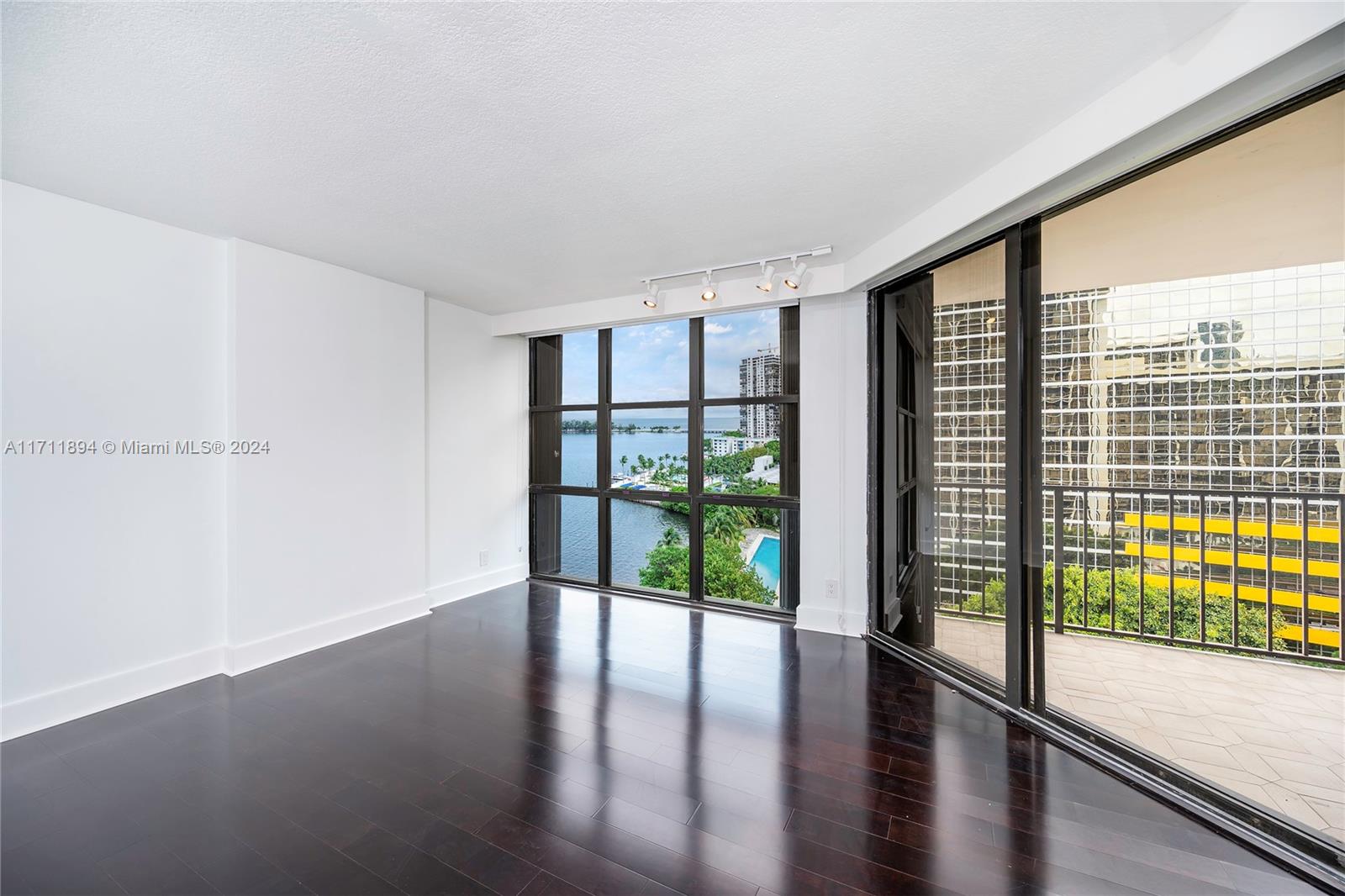 1925 Brickell Ave # 1112