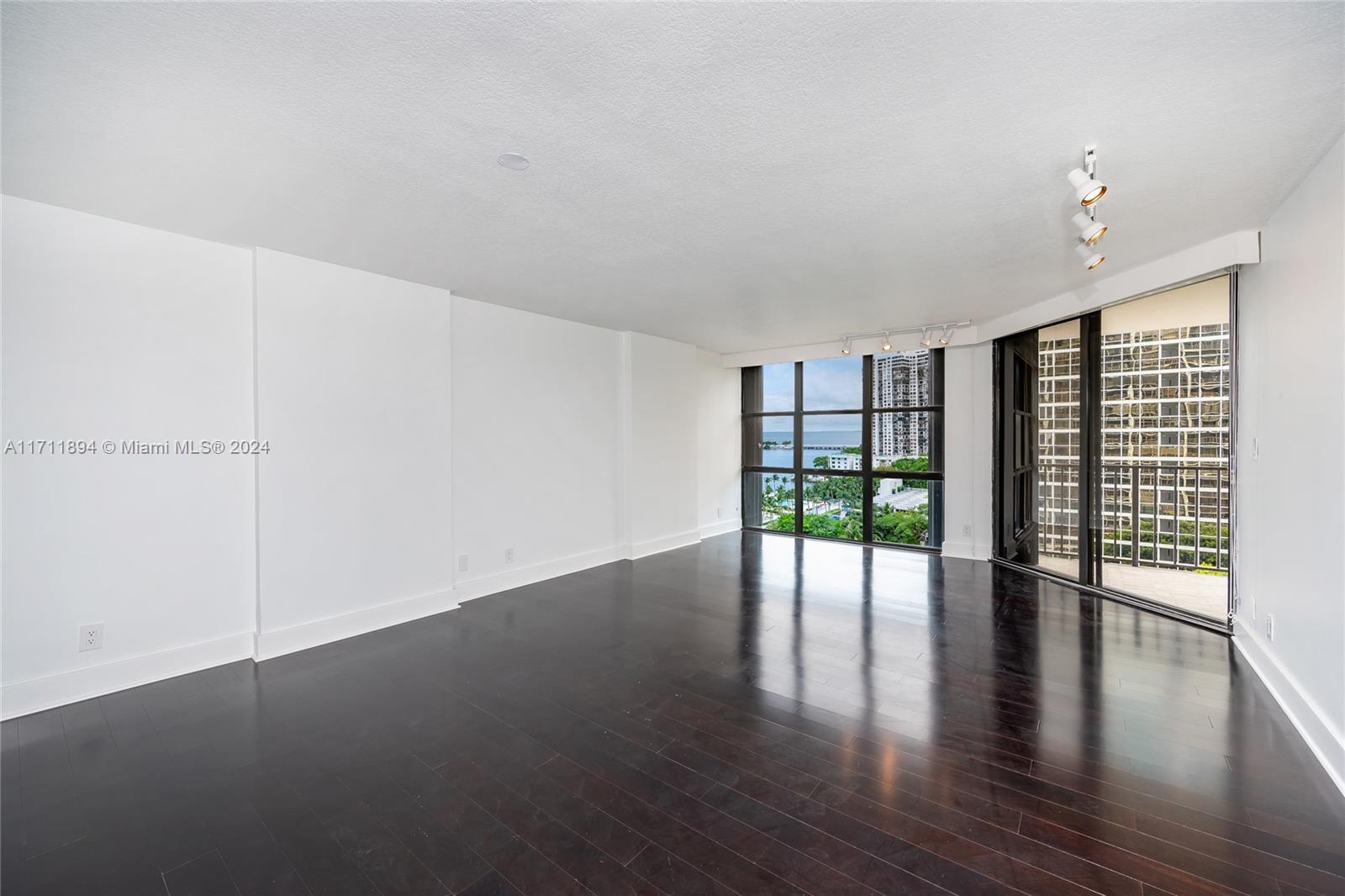 1925 Brickell Ave # 1112