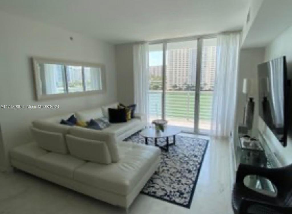 335 S Biscayne Blvd # 607