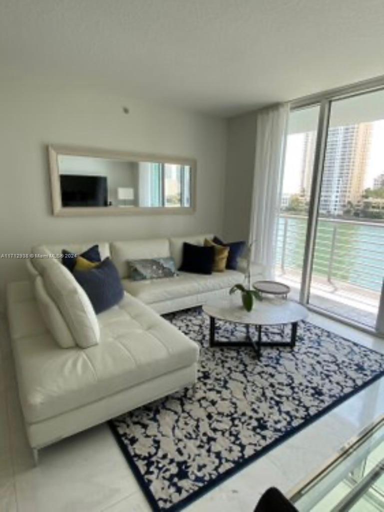 335 S Biscayne Blvd # 607