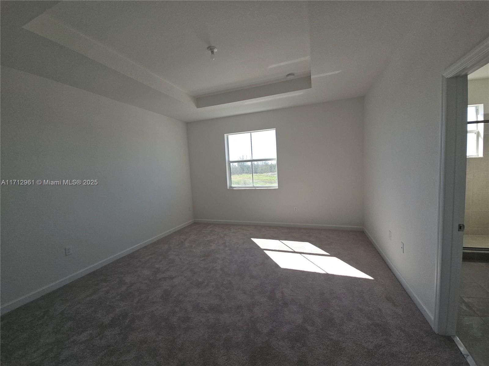 2530 SE 29th St Unit: .