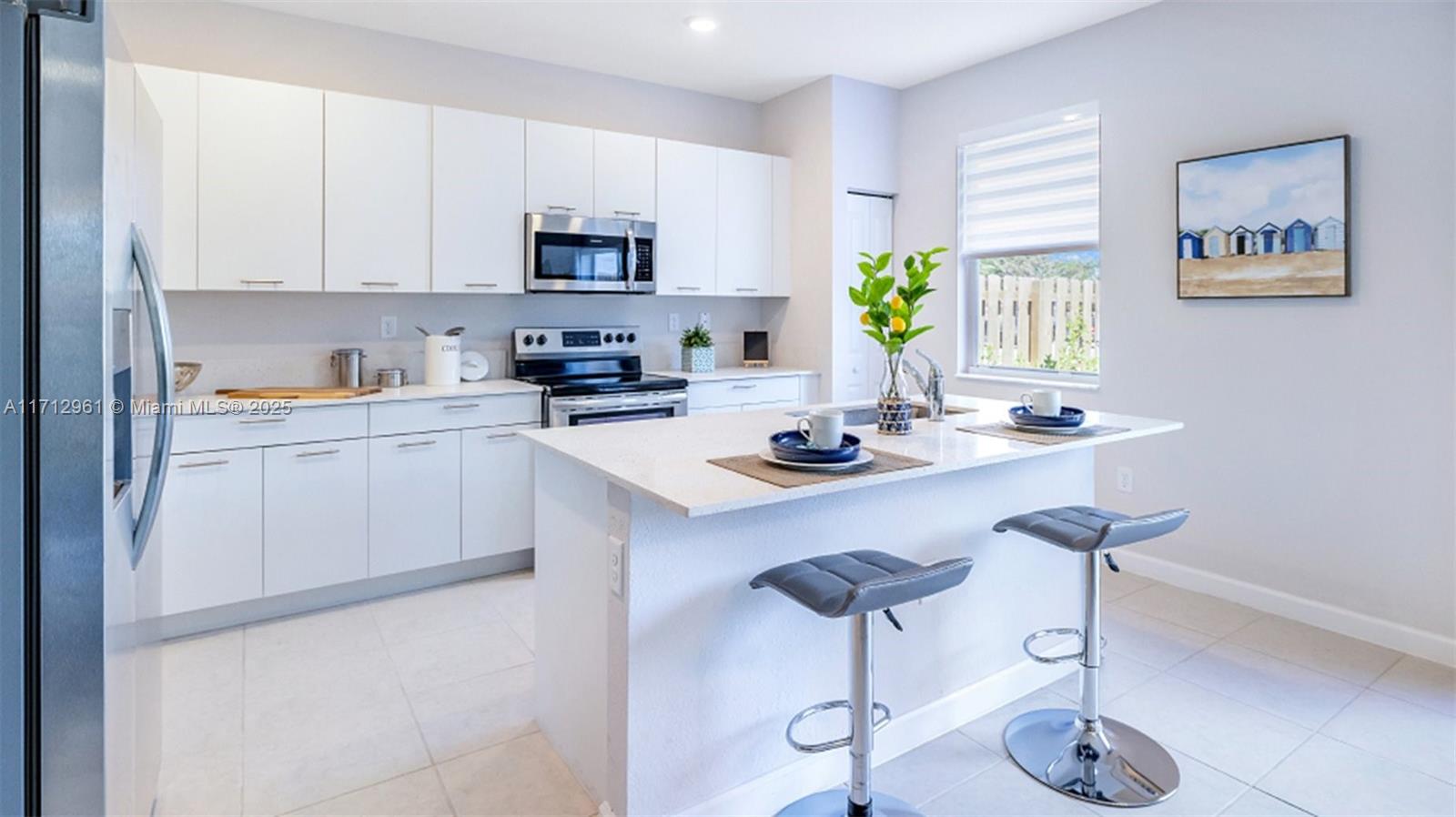 2530 SE 29th St Unit: .