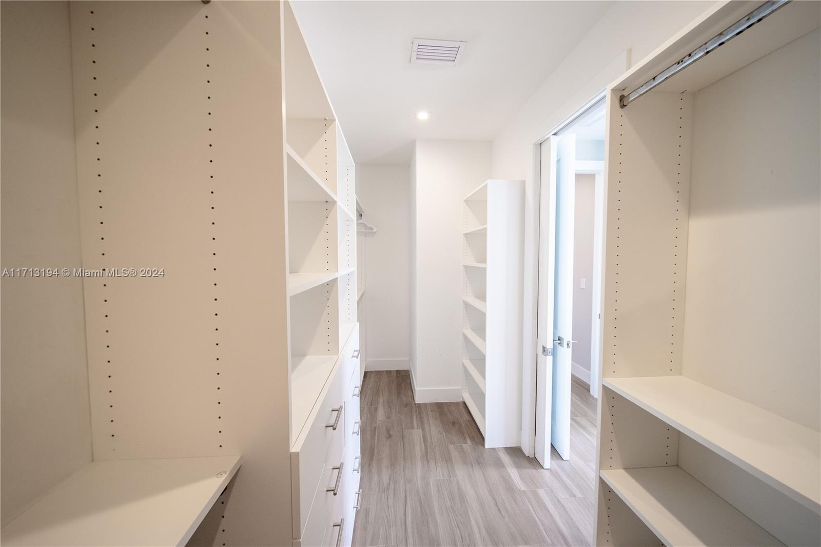 3655 SW 26th St # 3655