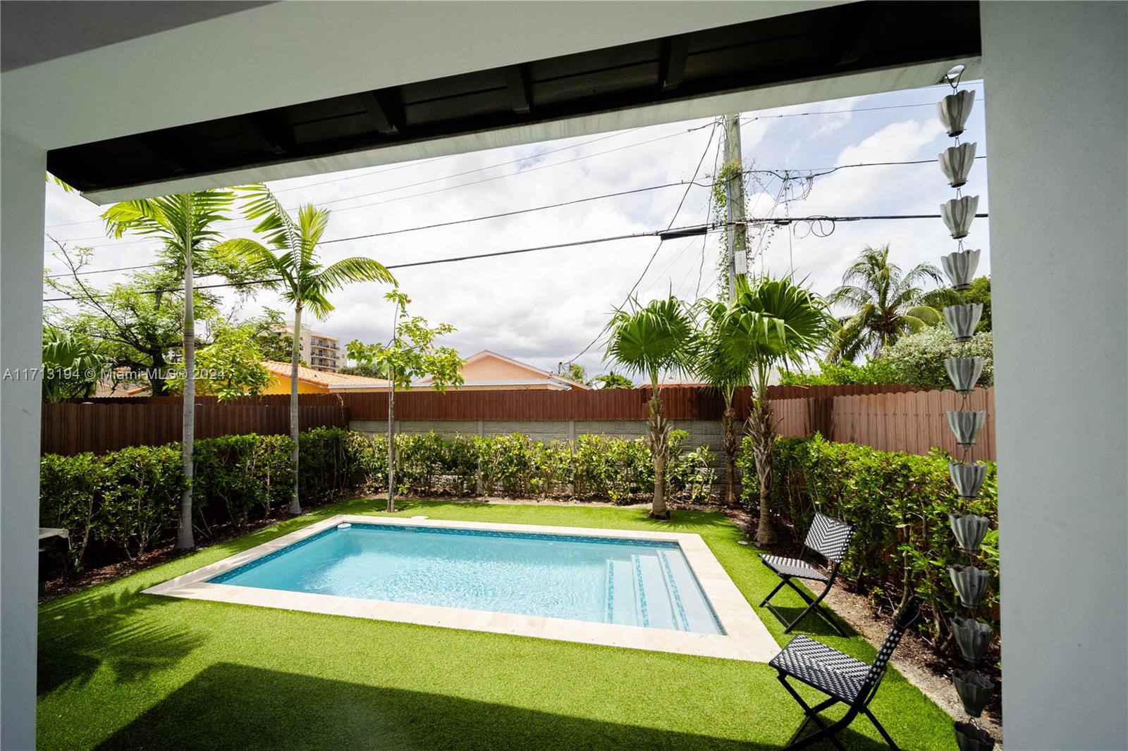 3655 SW 26th St # 3655