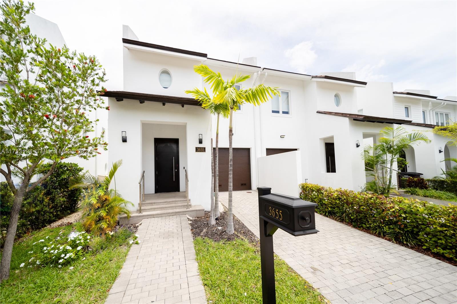 3655 SW 26th St # 3655