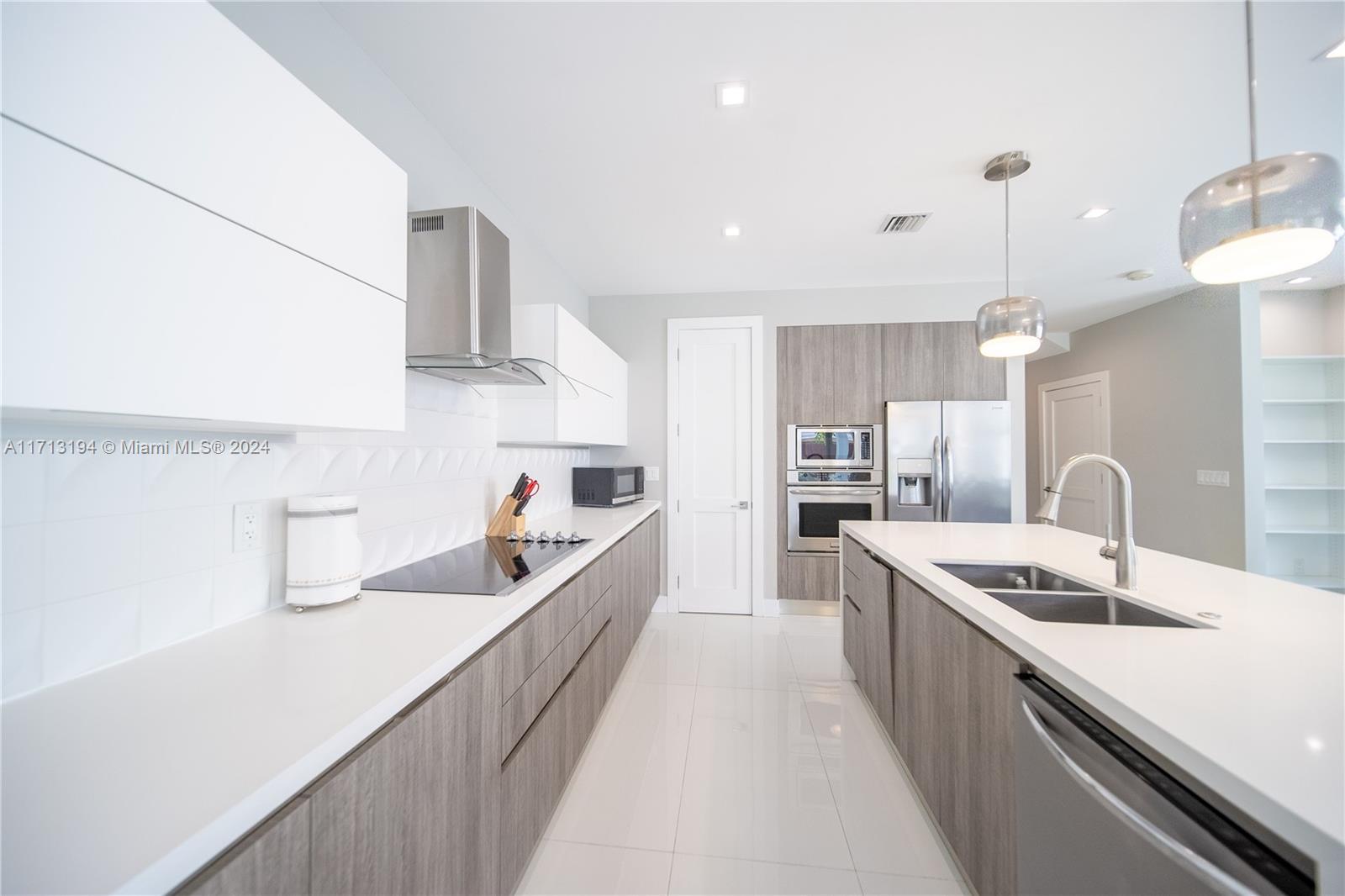 3655 SW 26th St # 3655