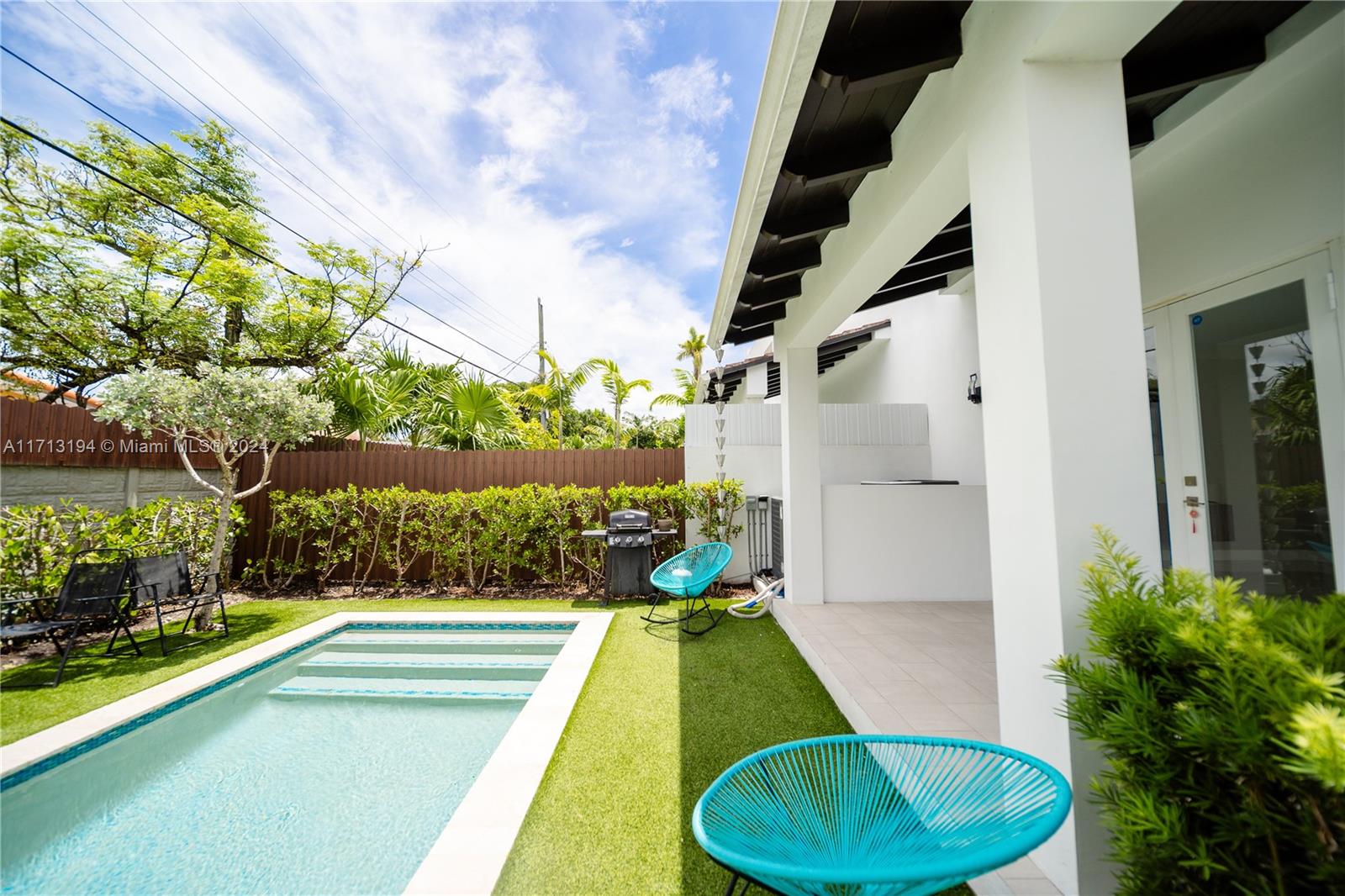 3655 SW 26th St # 3655