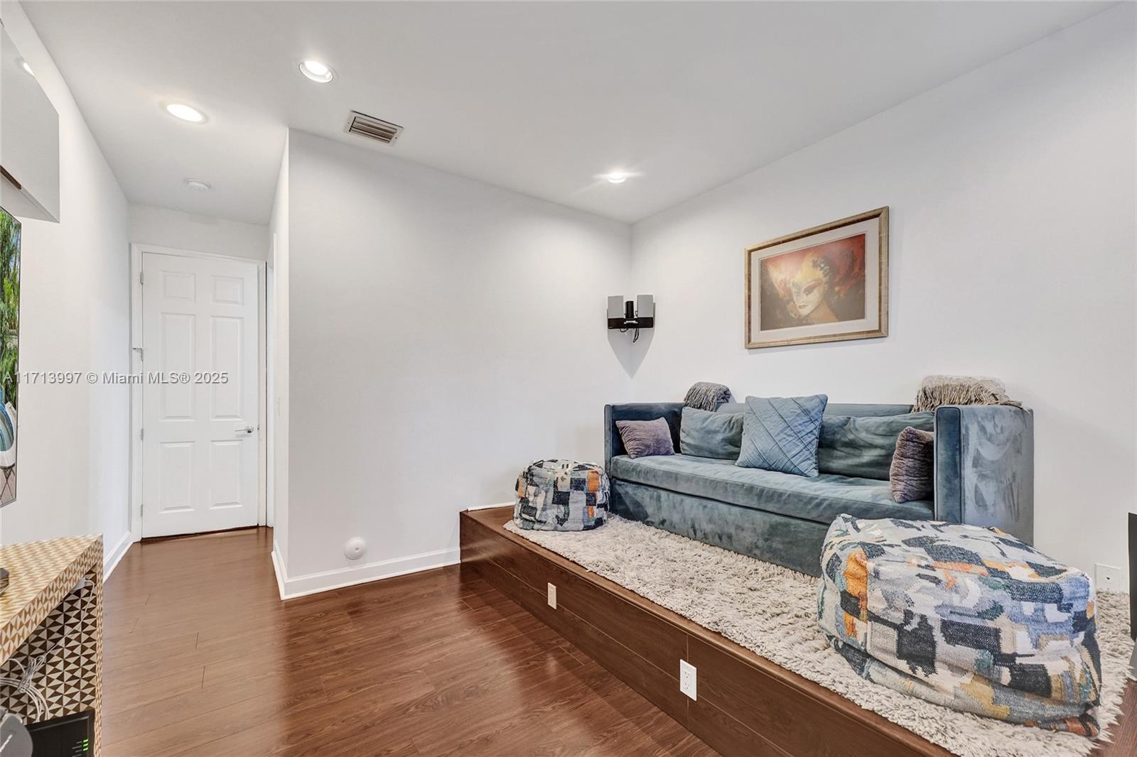 19413 38th Ct
