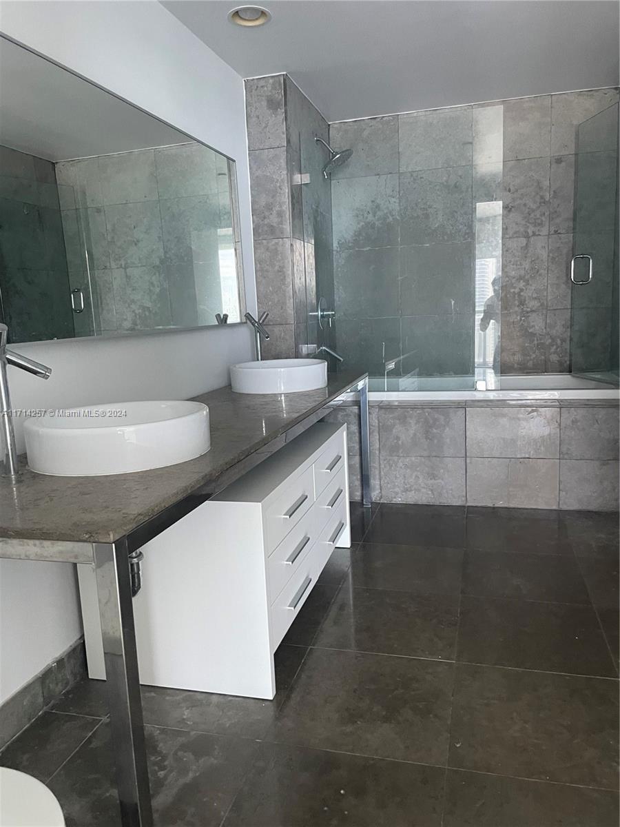 495 Brickell Ave # 2007