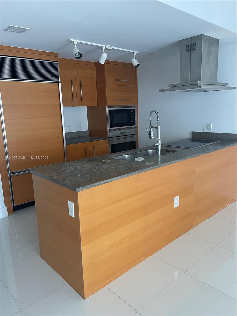 495 Brickell Ave # 2007